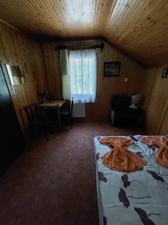 Garden Etterem Kavezo Es Panzio Tahitófalu Εξωτερικό φωτογραφία