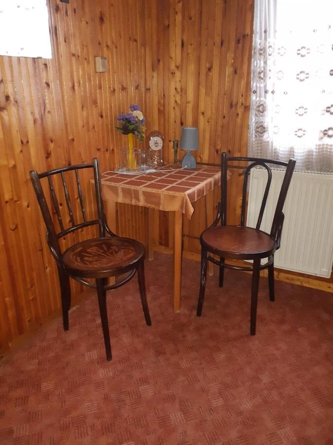 Garden Etterem Kavezo Es Panzio Tahitófalu Εξωτερικό φωτογραφία